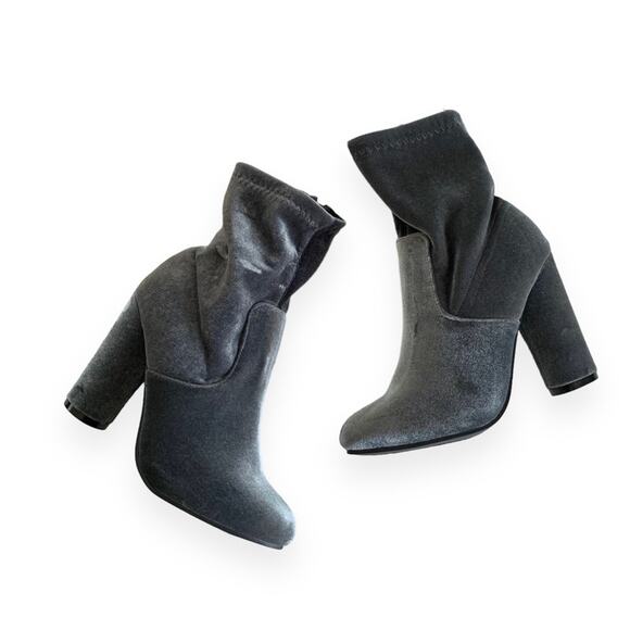 Forever Gray Velour Block Heel Almond Shaped Toe Sock Ankle Booties Size 6.5 - Picture 1 of 11